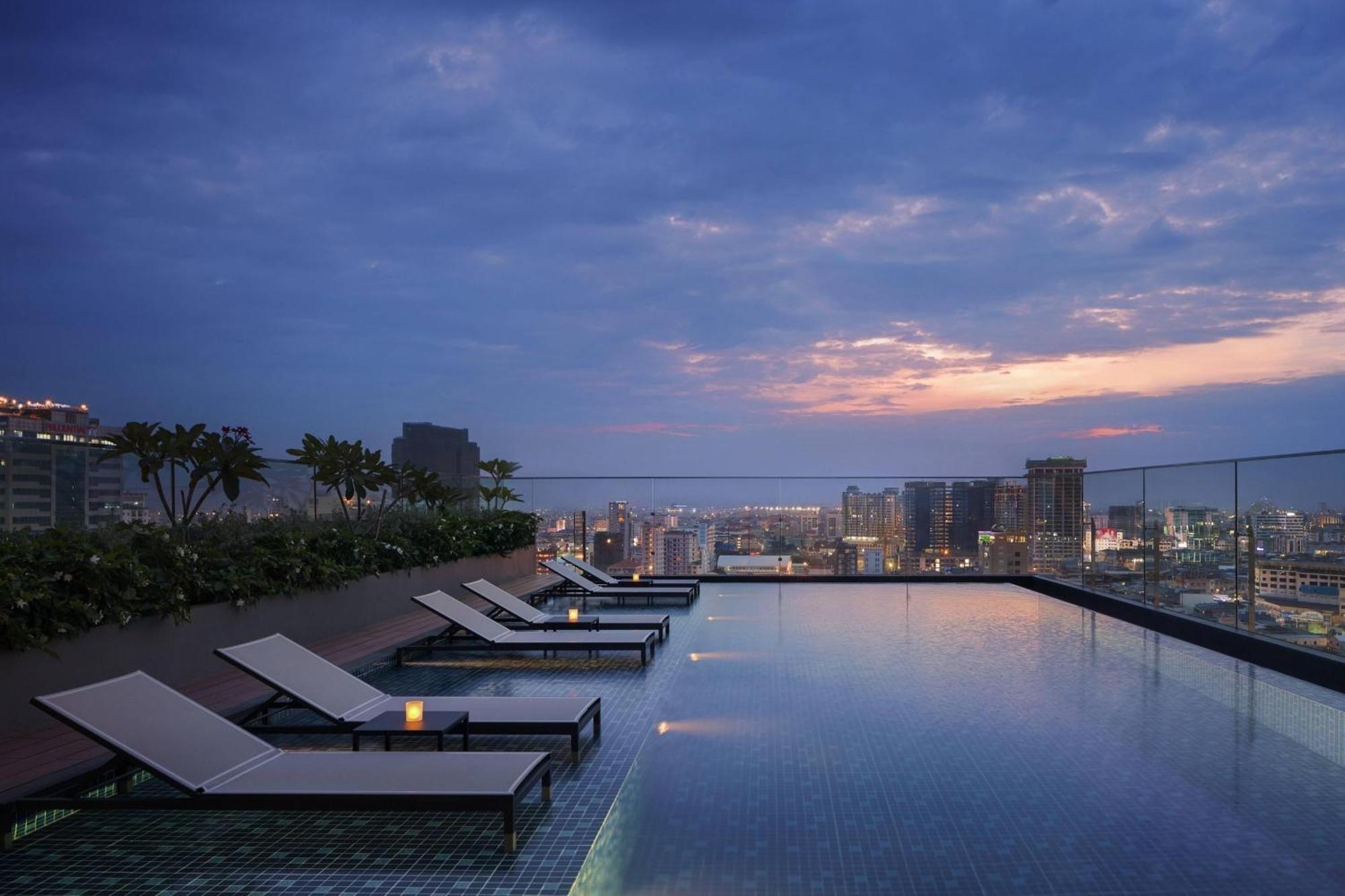 Courtyard By Marriott Phnom Penh Hotel Kültér fotó