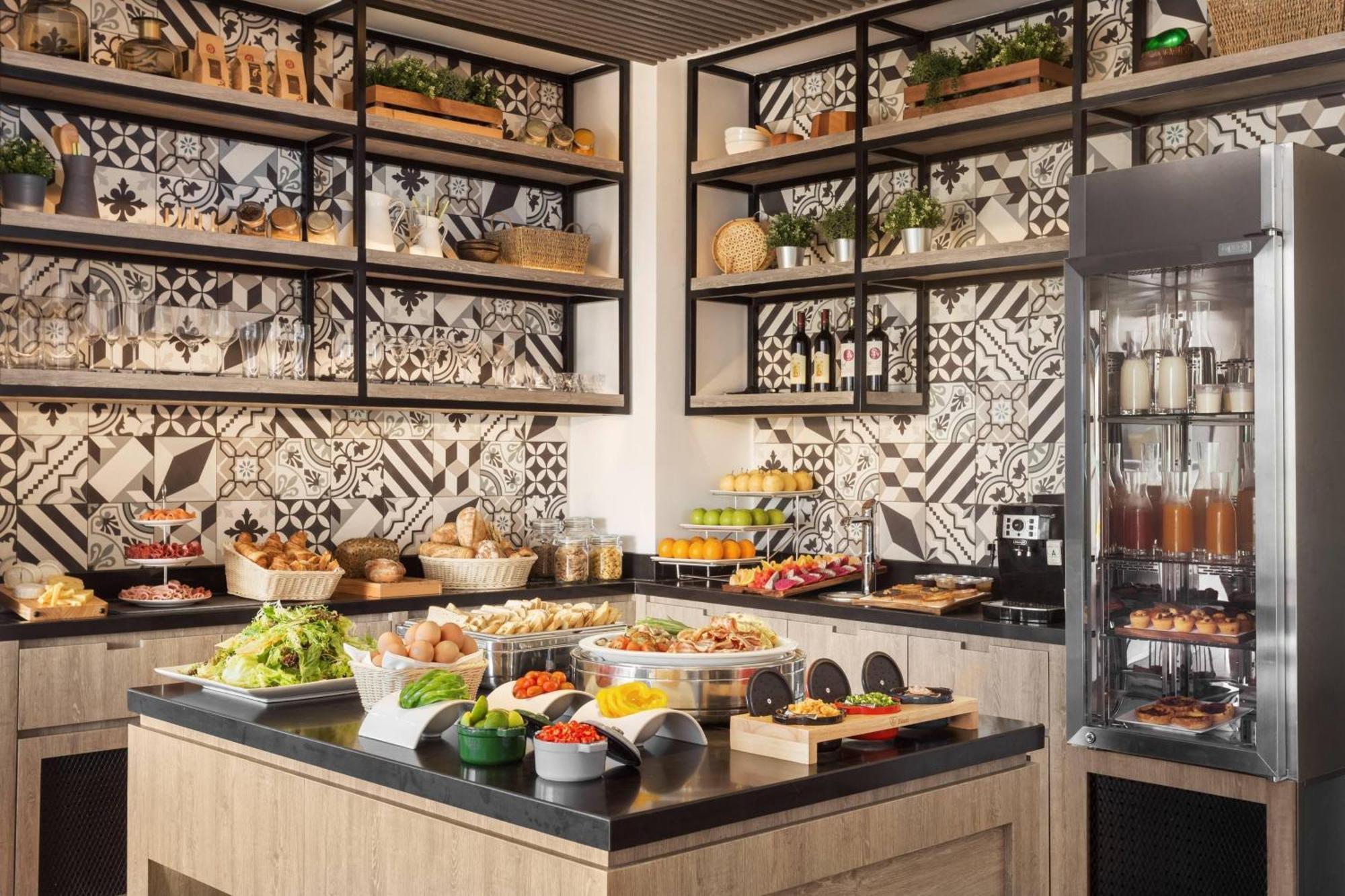 Courtyard By Marriott Phnom Penh Hotel Kültér fotó