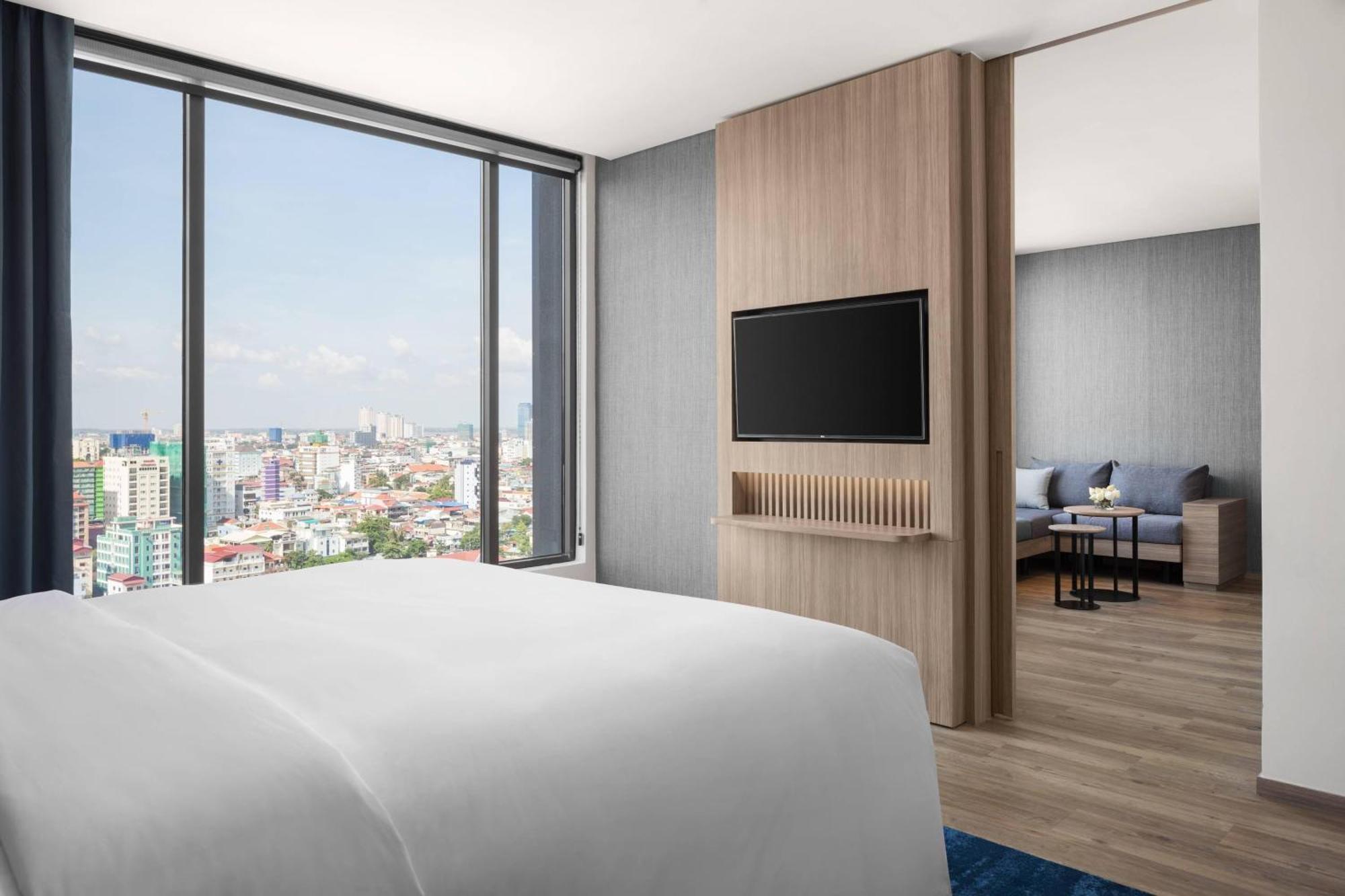 Courtyard By Marriott Phnom Penh Hotel Kültér fotó