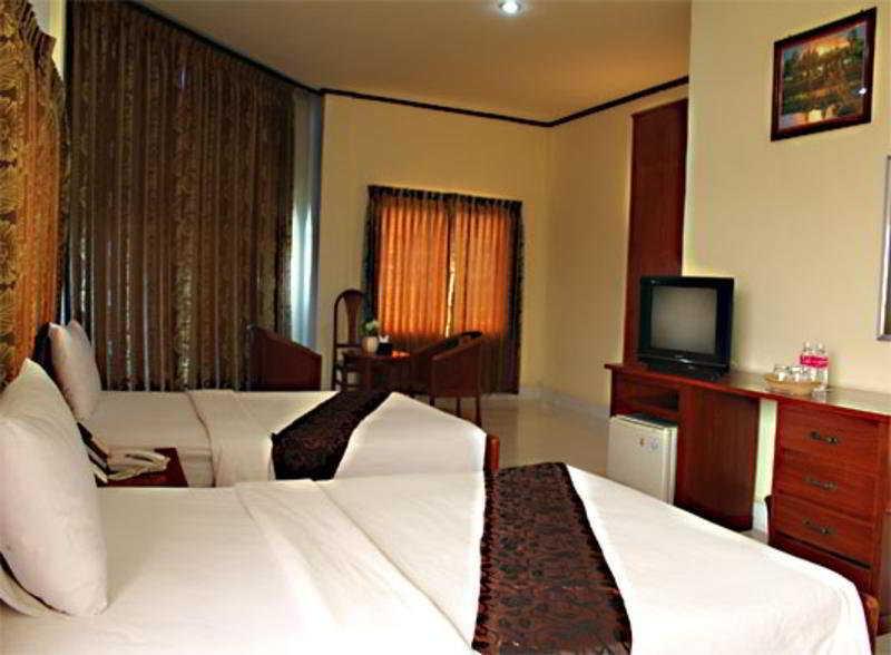 Courtyard By Marriott Phnom Penh Hotel Kültér fotó
